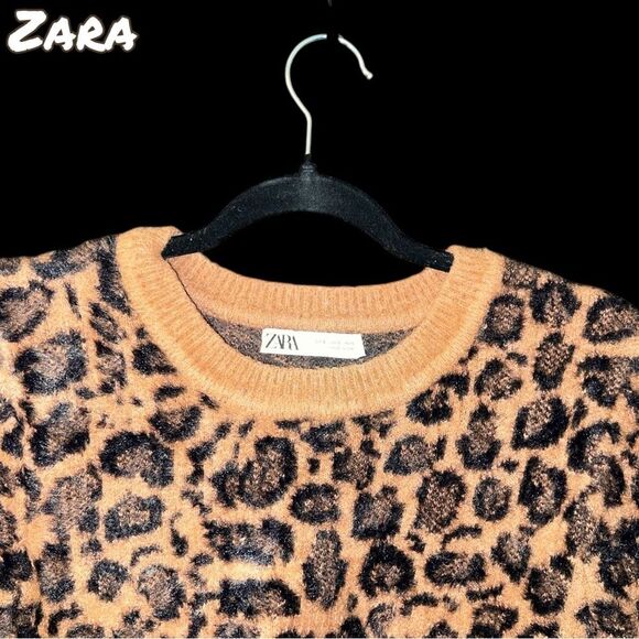 Preowned  EUC ZARA Leopard Print Fuzzy Knit Pullover Sweater - Size S - Picture 4 of 8